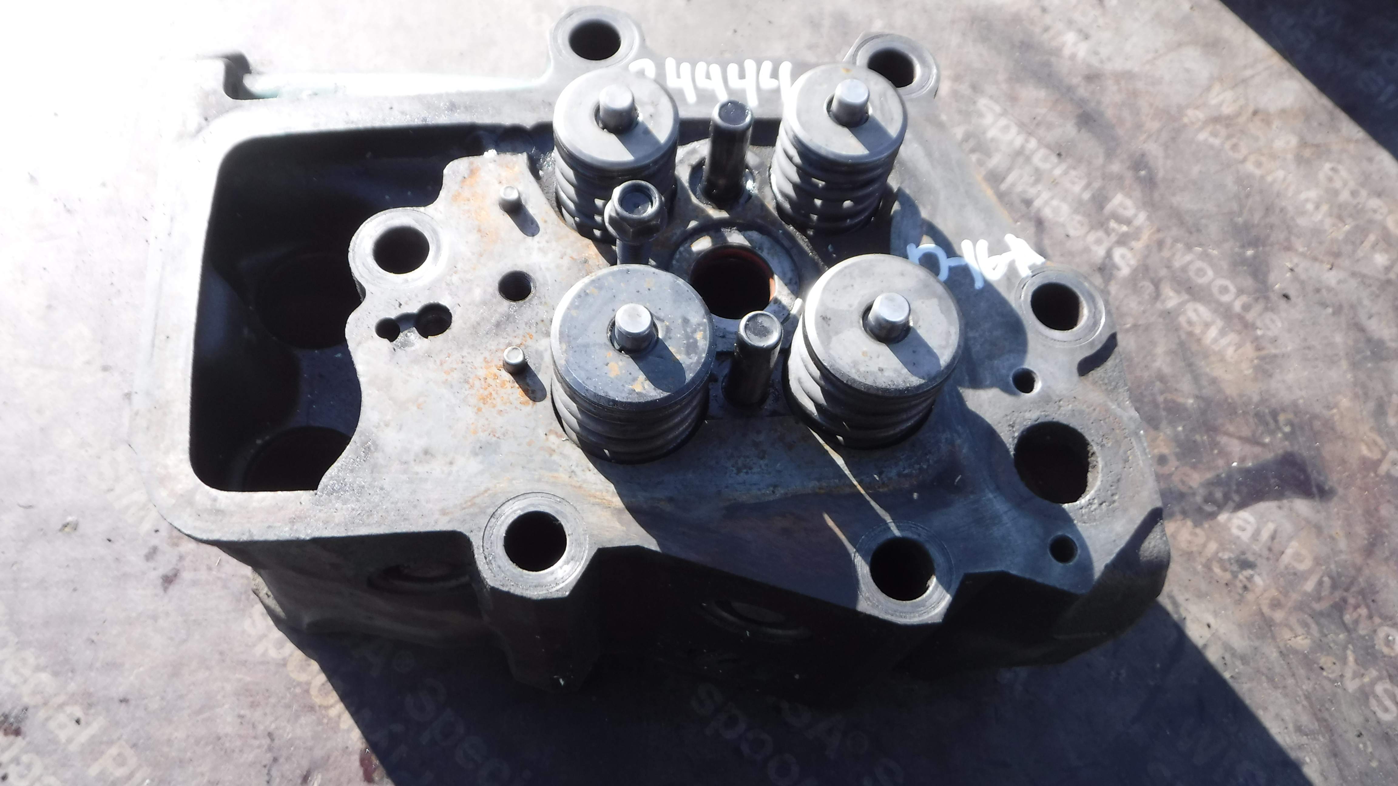 Головка блока цилиндров VOLVO FH16 D16A 1556599 8112657